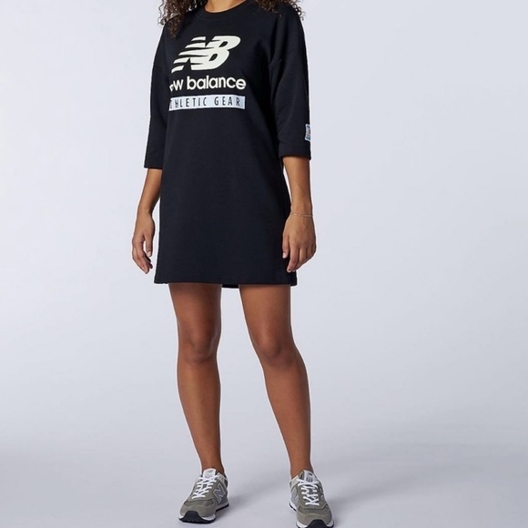New Balance Dresses & Skirts - New balance field day crew fleece dress size-Medium
Never worn but tags removed